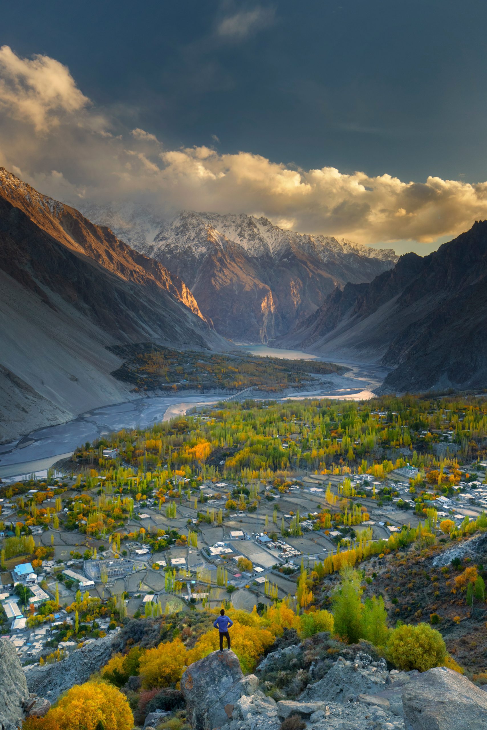 Autumn colours in Gul-e-Gulmit, as seen from Ondra Fort